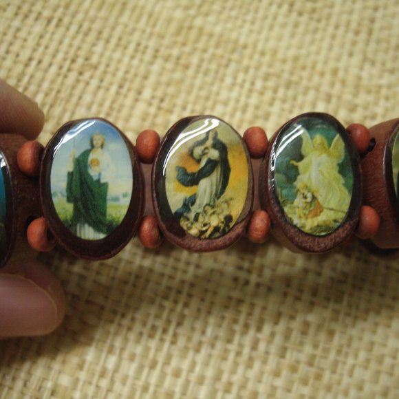 Handmade Wood Religious Pictures Bracelet - Picture 12 of 16